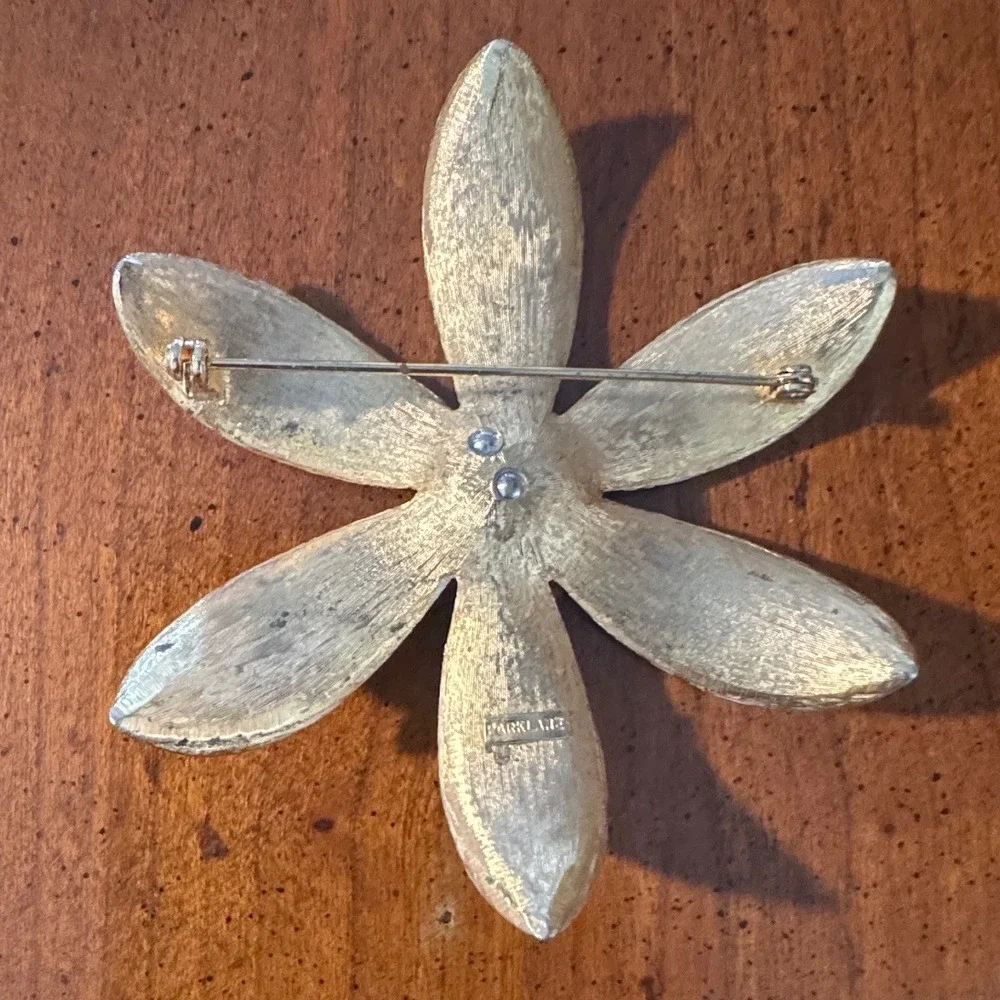 Park Lane Vintage White Enamel Daisy‎ Flower Brooch Gold Tone Textured 3 Inch